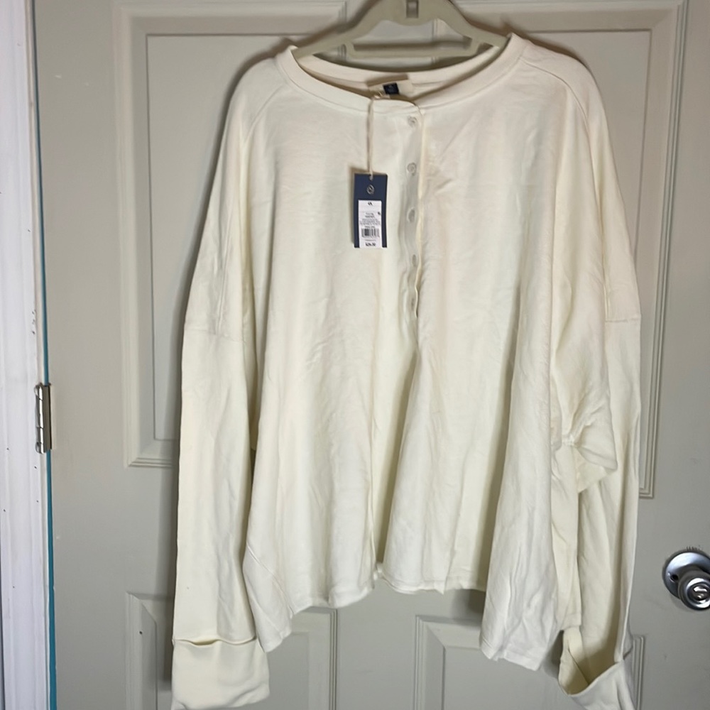 New 4X , cream 4buttons cuffed sleeve